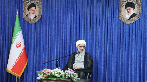 دیدار نخبگان دانش‌آموزی با نماینده ولی فقیه در استان بوشهر 