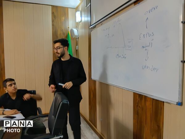 جلسه توجیهی و آموزشی دانش‌آموزان خبرنگار پانا اعزامی  استان البرز به مراسم وداع و تشییع قائد امت 