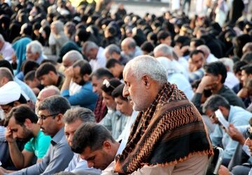 برگزاری مراسم دعای عرفه در بقعه امامزاده شاه قطب‌الدین حیدر(ع) رودان