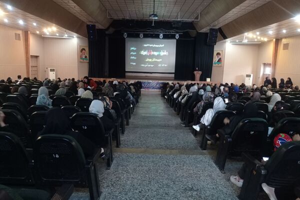 جلسه انجمن اولیا و مربیان دبیرستان پویش در تالار معلم شیراز