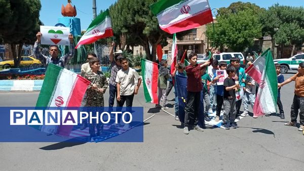 خروش دانش‌آموزان کفن پوش در آذربایجان شرقی