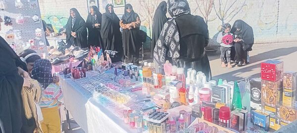 بازارچه محلی در حاشیه جشن چله خرد عارف آباد
