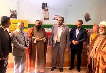 آیین نواختن زنگ انقلاب در مدرسه شهید عیسی‌ وند