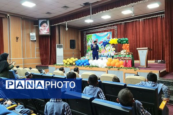 برگزاری جشن الفبای پسران دبستان شهدای غزه در کانون ملائک شهرستان قرچک با حضور گروه نمایشی روناک