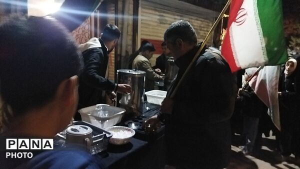 گذری بر فعالیت موکب مدرسه علمیه گلشن در چهل و هشتمین شب از اجتماعات 