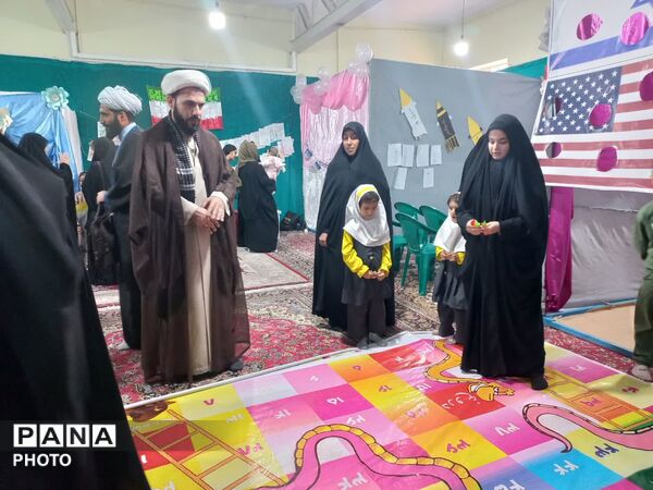  رنگین‌کمانِ ذهن در میدانِ مشقِ مبارزه شهر لالجین 