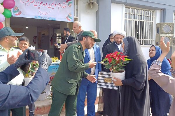 آیین سپاس معلم در دبستان امام‌حسن مجتبی(ع) رودهن