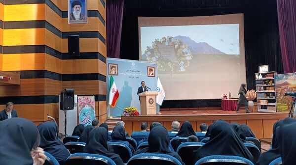 همایش بزرگداشت هفته کتاب و کتابخوانی در شهرستان ایلام