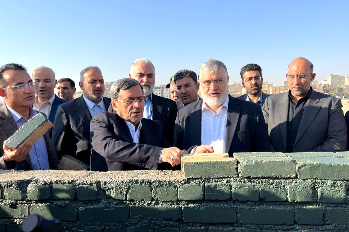 وعده قشقاوی به تحقق رسید، خشت‌گذاری دو مدرسه ۱۵ کلاسه دخترانه در حصارک پایین