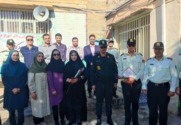 گرامیداشت هفته نیروی انتظامی در دبستان فردوسی دوره دوم ابتدایی شهرستان بروجن

