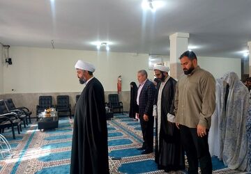 برگزاری نماز جماعت هنرستان اولیا۳ کهریزک 
