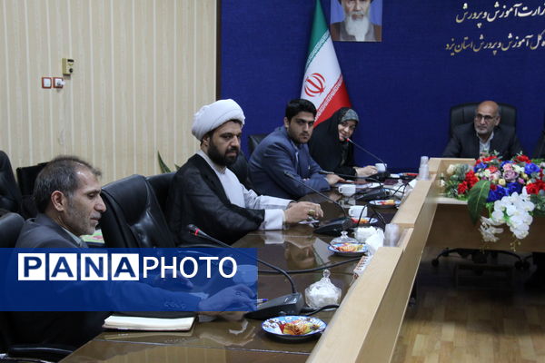 نشست شورای سازمان دانش‌آموزی استان یزد