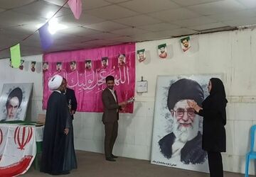 گرامیداشت دهه فجر در مدرسه صدرای ولایت میناب 