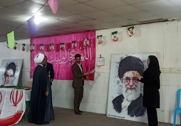 گرامیداشت دهه فجر در مدرسه صدرای ولایت میناب 