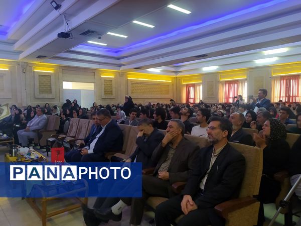 آئین تجلیل از ۱۶۵ دانش آموز برتر در کنکور سراسری در شهرستان اسلامشهر