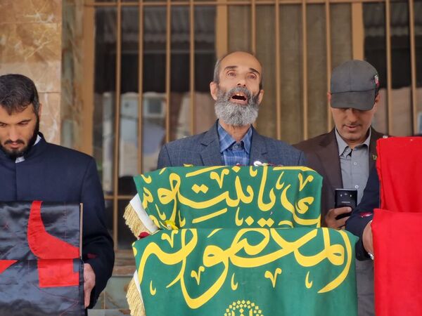 پرچم گردانی حرم مطهر امام رضا (ع) در دبیرستان دخترانه خدیجه کبری (س) ناحیه۴ اصفهان