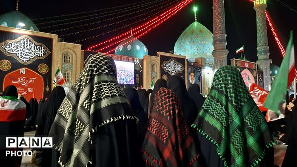 بیعت مردم با آقای شهید ایران 
