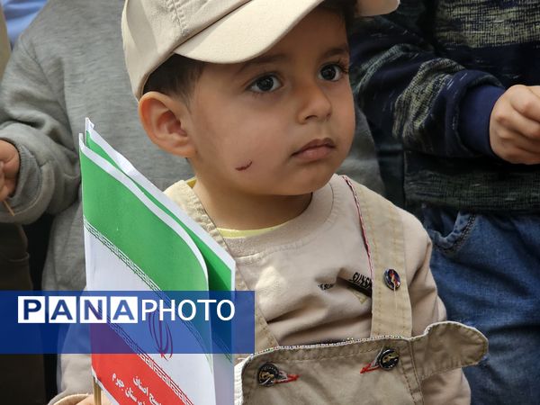 حضور پرشور دهه نودی‌های جهرمی در جشن انقلاب - 2