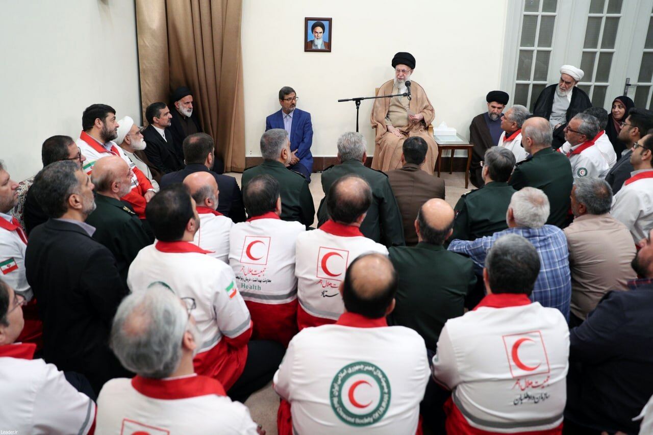 امدادگران مظهر صفات انسانی و انسان دوستی هستند