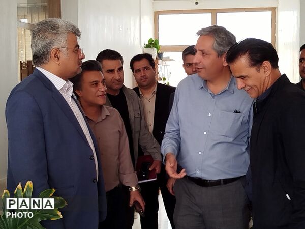 بازدید فرماندار  از شرکت زرین‌فلز کاشمر