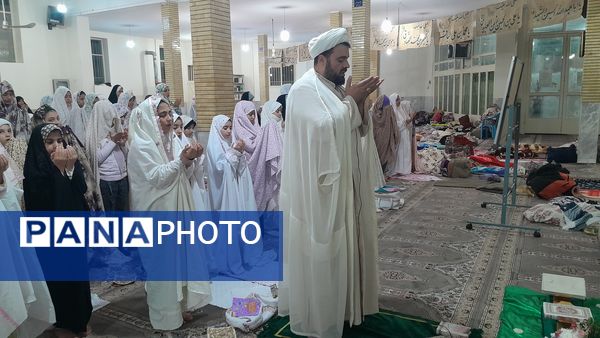 لحظات نورانی اعتکاف و نماز جماعت در مسجد امام حسن عسگری(ع)
