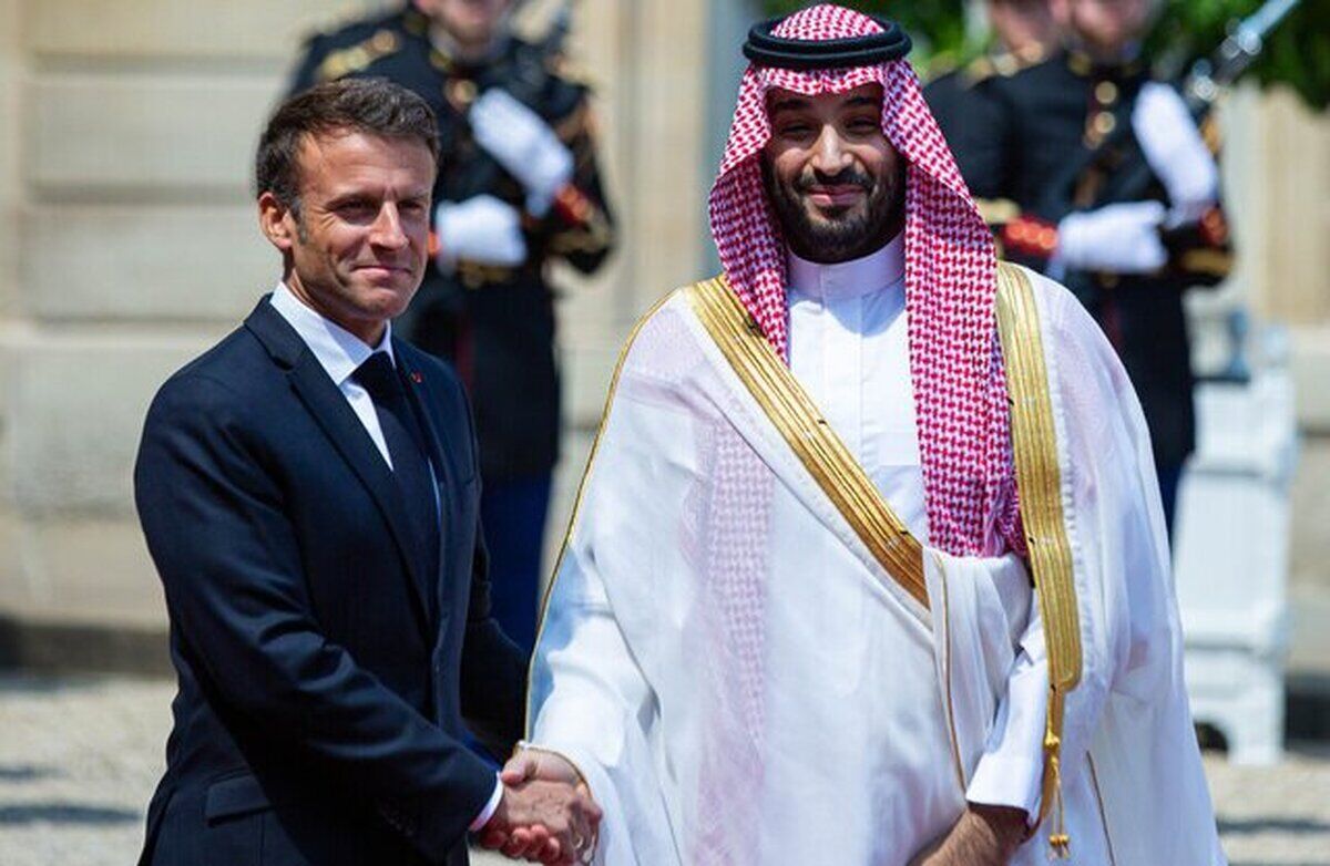 گفت‌وگوی تلفنی بن‌سلمان و ماکرون درباره تحولات غزه و صلح منطقه