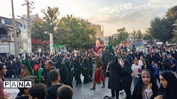 راهپیمایی جاماندگان اربعین در ملایر با حضور پرشور عاشقان حسینی 