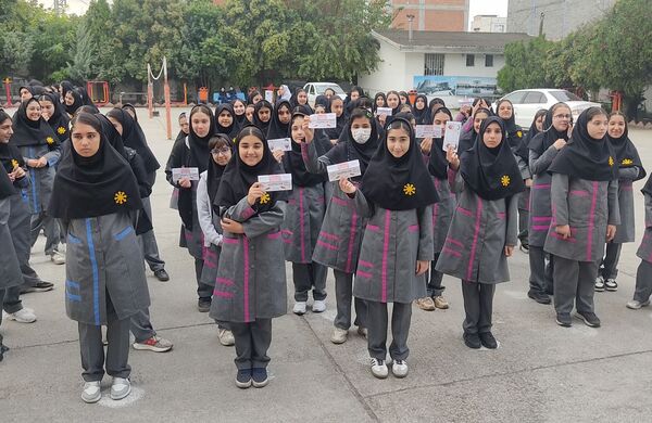 جشن عاطفه‌ها در دبیرستان فرزانگان قائمشهر