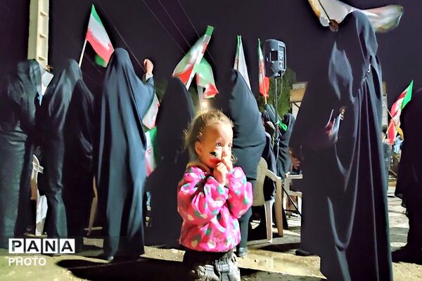 پرچم عزت را می‌بریم بالا 