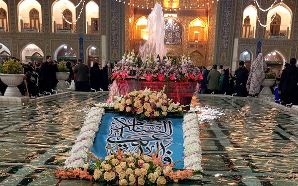 گل آرایی و چراغانی حرم رضوی 