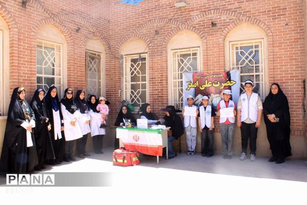 برپایی میز خدمت و ایستگاه پایش سلامتی توسط مراقبین سلامت مدارس
