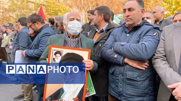 شکوه حضور فرهنگیان مناطق تهران در تشییع شهید گمنام