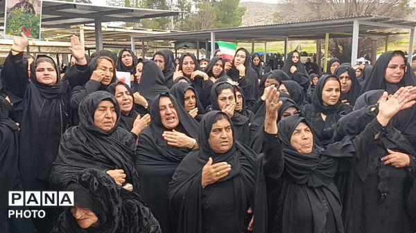 بدرقه تا بهشت، مراسم خاکسپاری شهید سرافراز پرویز ضرونی در کوهدشت 