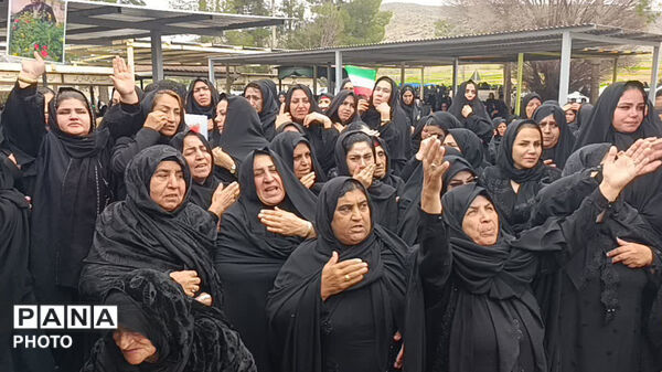 بدرقه تا بهشت، مراسم خاکسپاری شهید سرافراز پرویز ضرونی در کوهدشت 