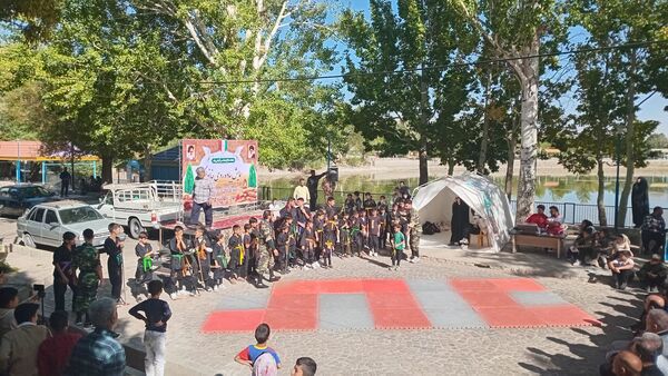 پیاده‌روی خانوادگی به‌مناسبت هفته دفاع مقدس