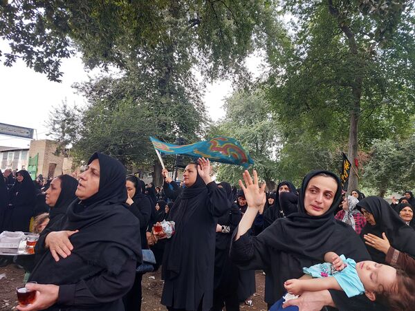 عشق‌به امام حسین همواره در دلهاست