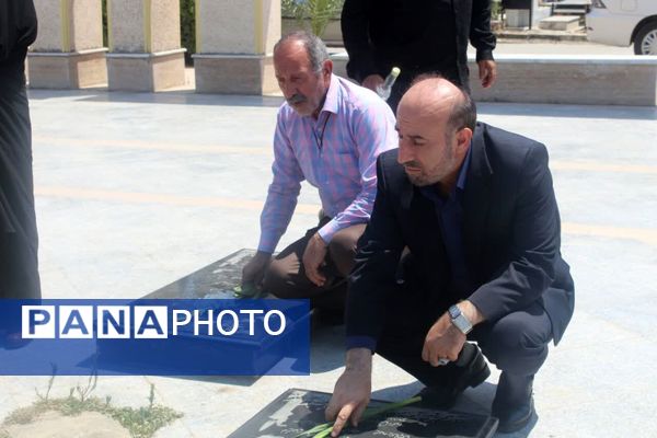 تجدید میثاق مدیر آموزش و پرورش گلوگاه با شهدا و دیدار با امام جمعه شهرستان 