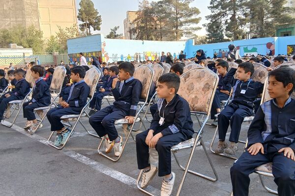 مراسم گرامیداشت روز دانش‌آموز در دبستان پسرانه بنکدار باقرشهر 