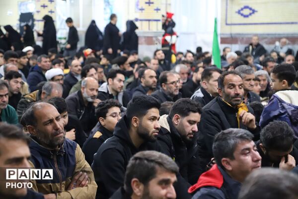 مراسم وداع با پیکر شهید حسین احمدی در دارالمؤمنین کبودرآهنگ