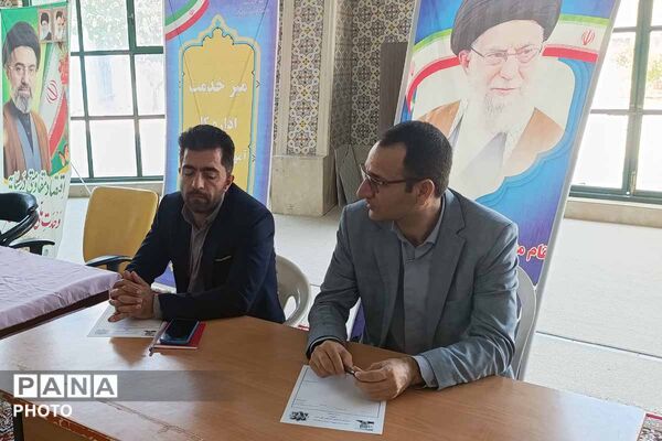 میز خدمت آموزش و پرورش خراسان شمالی در نماز جمعه؛ پاسخگویی مستقیم به مطالبات مردم