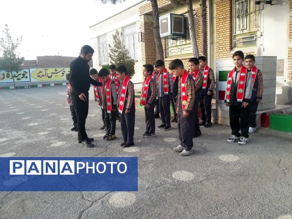 برگزاری جلسات تمرین سرود همگانی به‌مناسبت عید مبعث در آموزشگاه شهید پسندیده فدافن