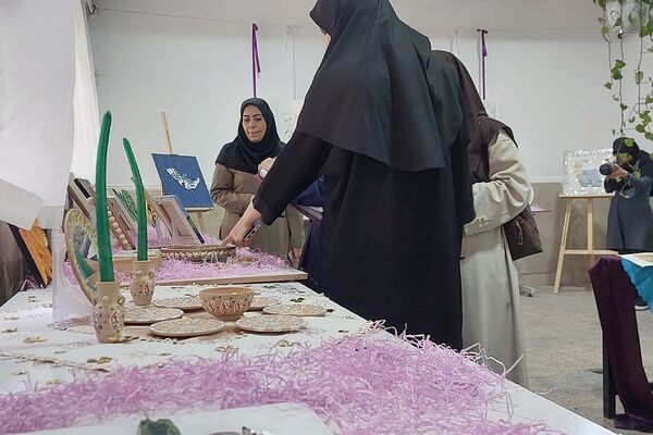 همدلی دانش‌آموزان، اولیاء و معلمان در جشن خلاقیت هنرستان کارآفرینان بهارستان دو