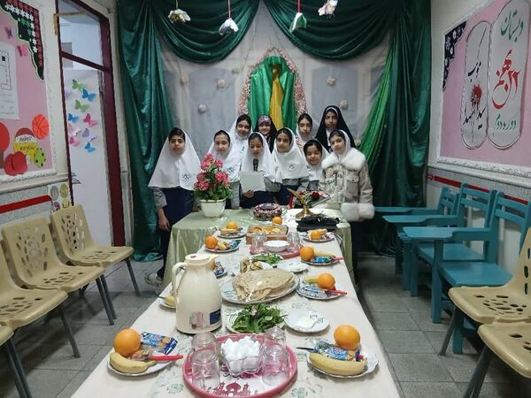 بزرگداشت روز مادر در دبستان ۲۲ بهمن آباده