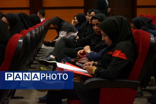 بهارستان‌دو از برترین‌های تربیت‌بدنی تقدیر کرد