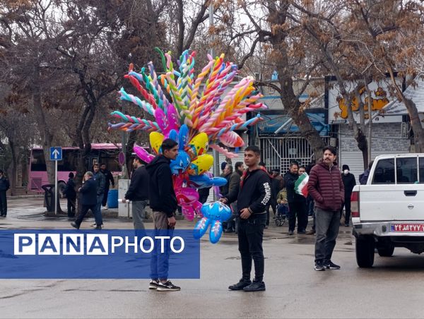حضور چشمگیر مردم بجنورد در راهپیمایی ۲۲ بهمن