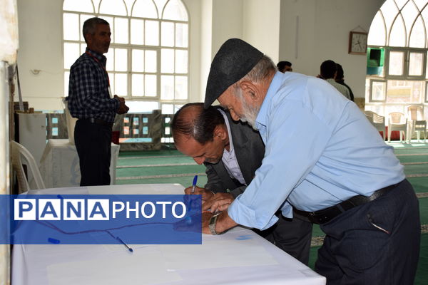 حضور پرشور حماسه سازان نهم دی در چهاردهمین دوره انتخابات ریاست جمهوری 