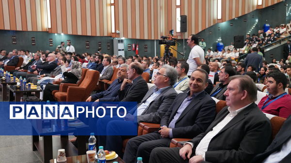 اختتامیه المپیاد جهانی فیزیک در اصفهان