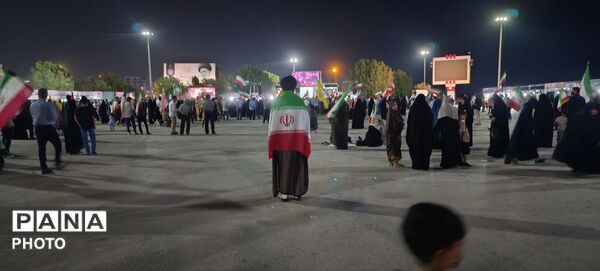 حضور پرشور شهروندان بندرعباسی در ساحل خلیج فارس