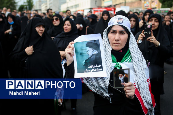 اجتماع مردم تهران در میدان ولیعصر (عج)