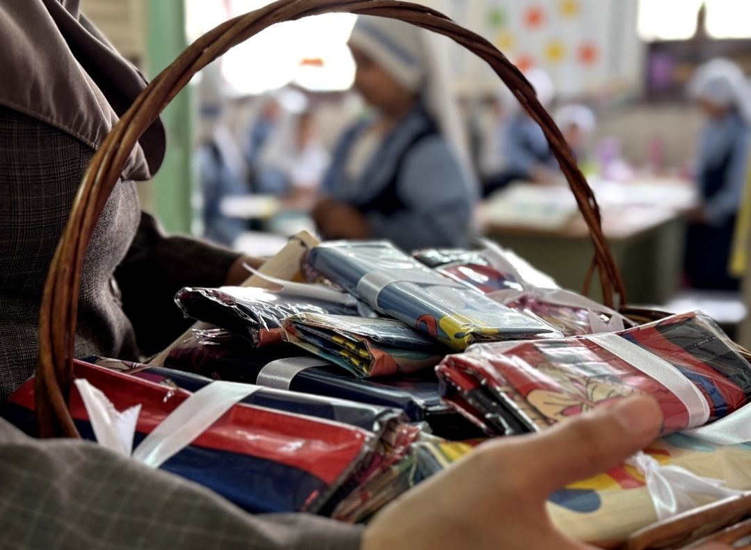 شکوفه های لبخند در آموزشگاه شاهد فرهنگ پیشوا؛ جشن روز دختر با رنگ شادی و هدیه